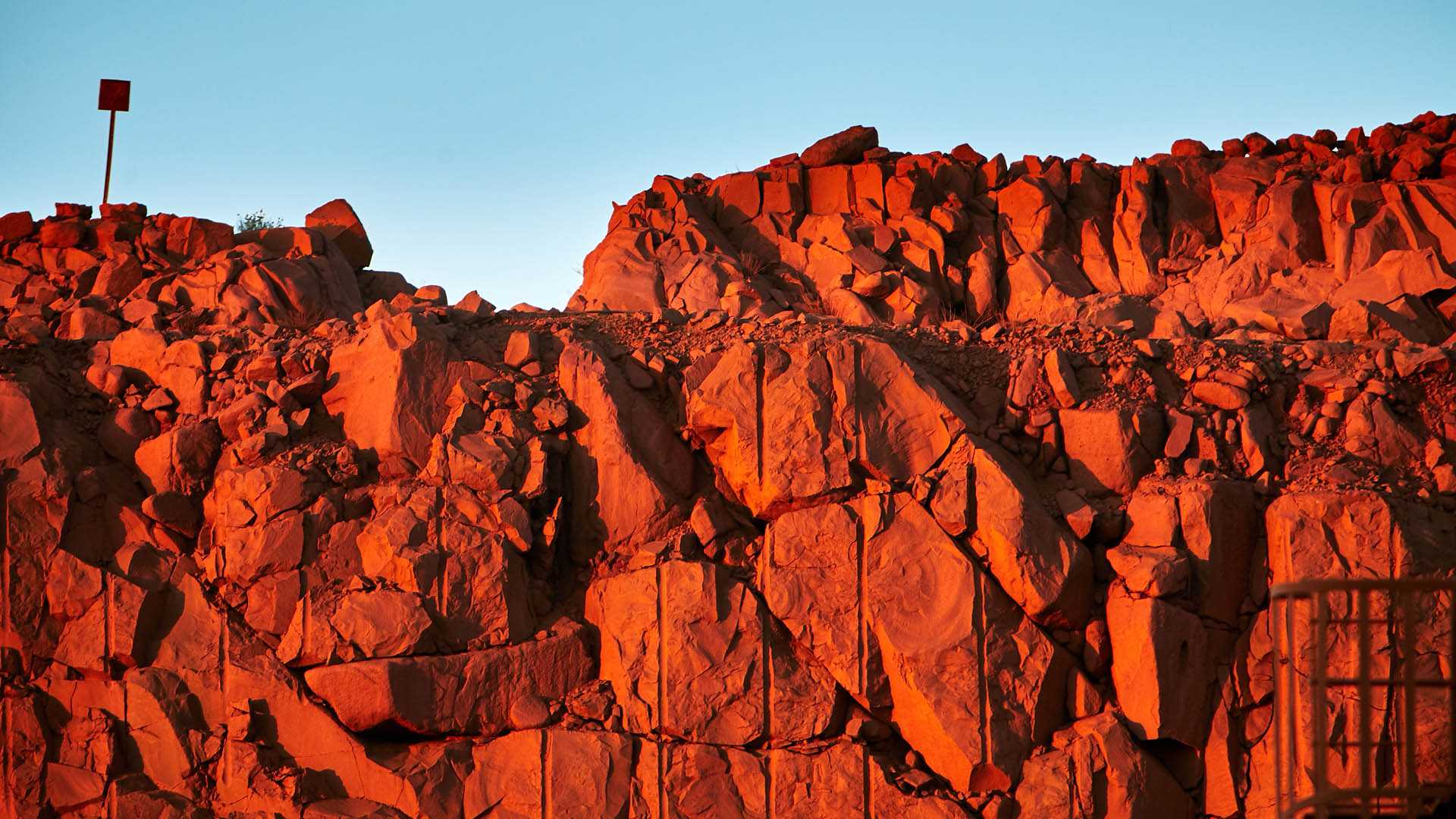 Dampier rock wall