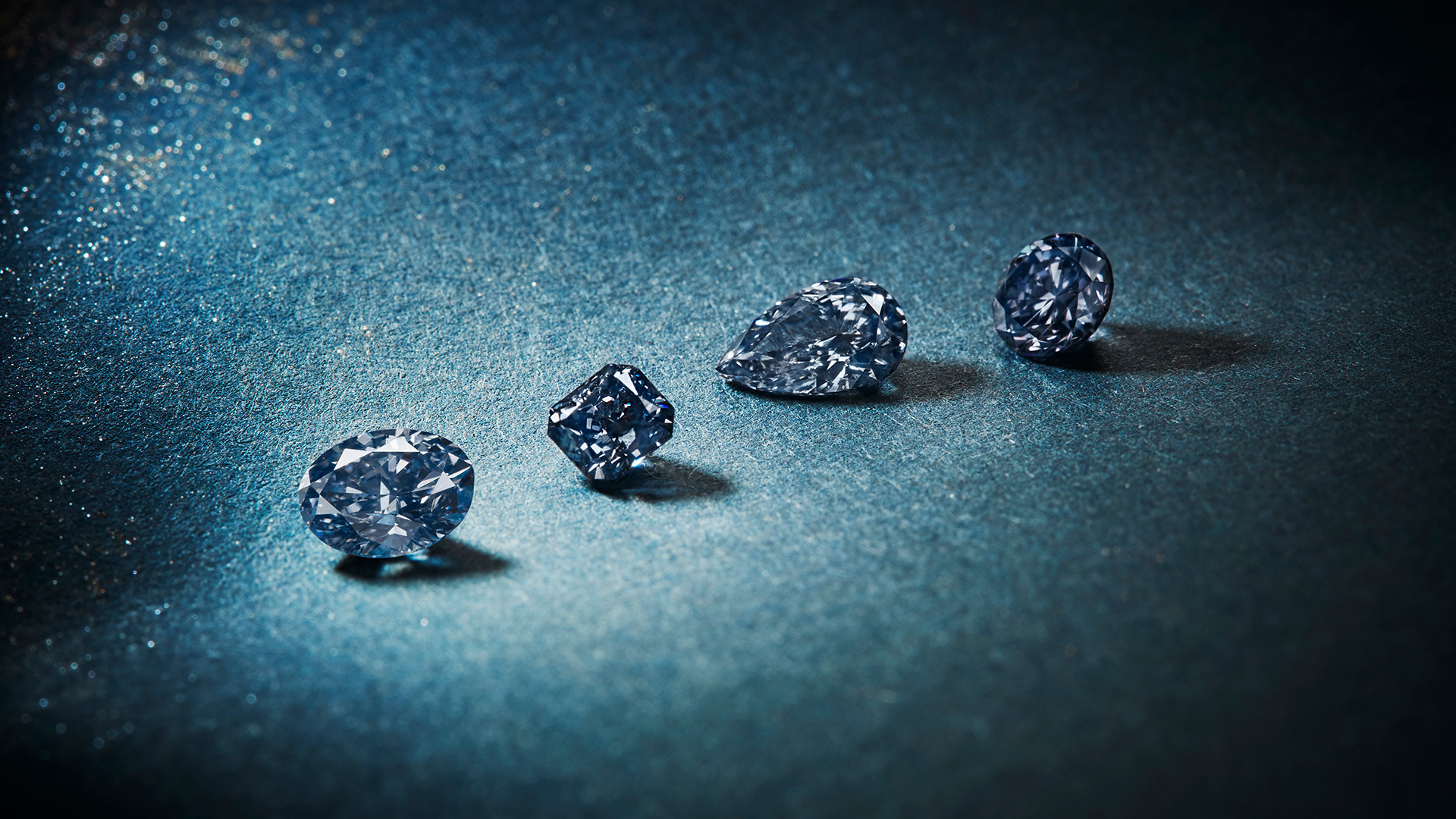 Once in a Blue Moon, the last blue and violet diamonds from the Argyle mine